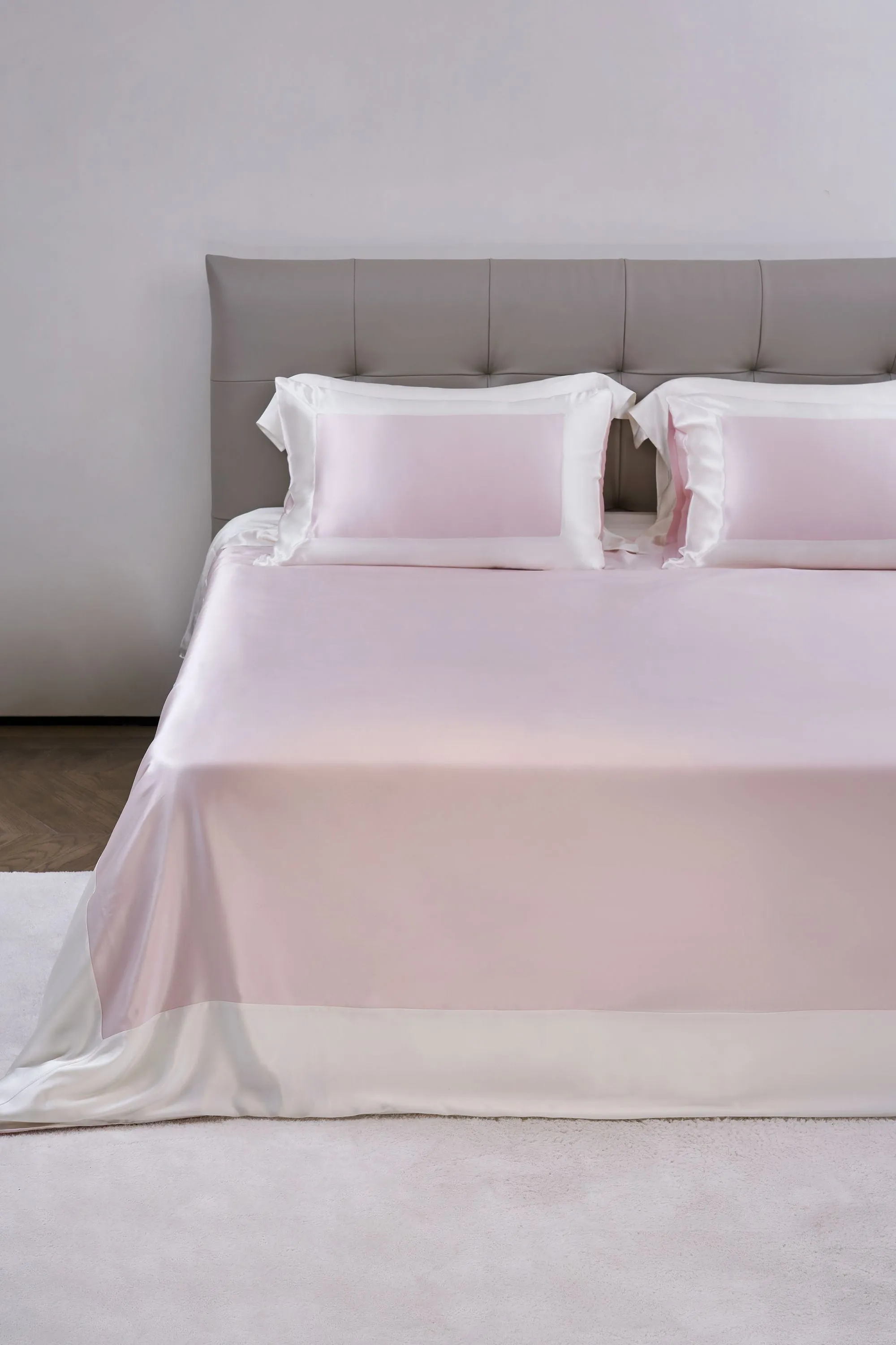 Optimized Title: Luxurious Blossom Pink and Elegant Pearl White Silk Bedding Set