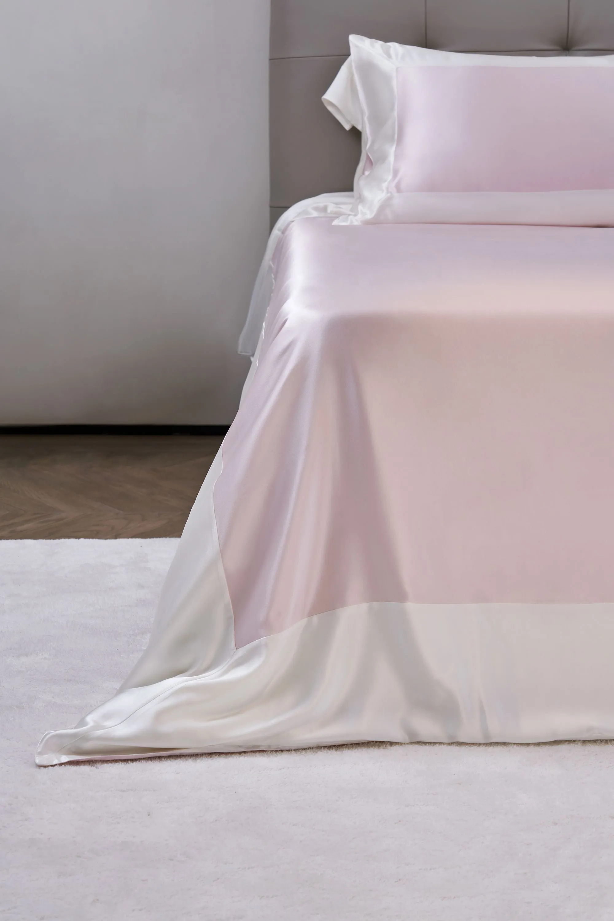 Optimized Title: Luxurious Blossom Pink and Elegant Pearl White Silk Bedding Set