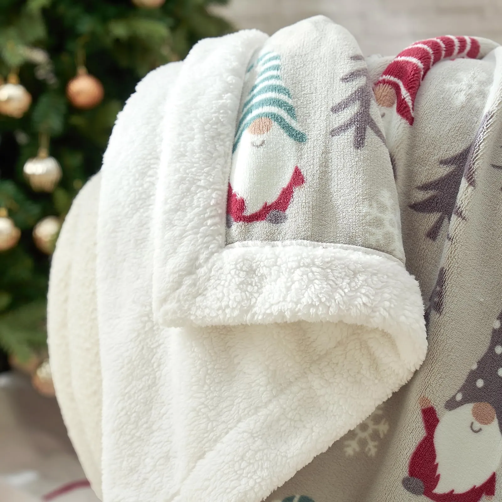 Cozy Bliss Gnome Christmas Throw Blanket, (Xmas Gnome, 50"x60")