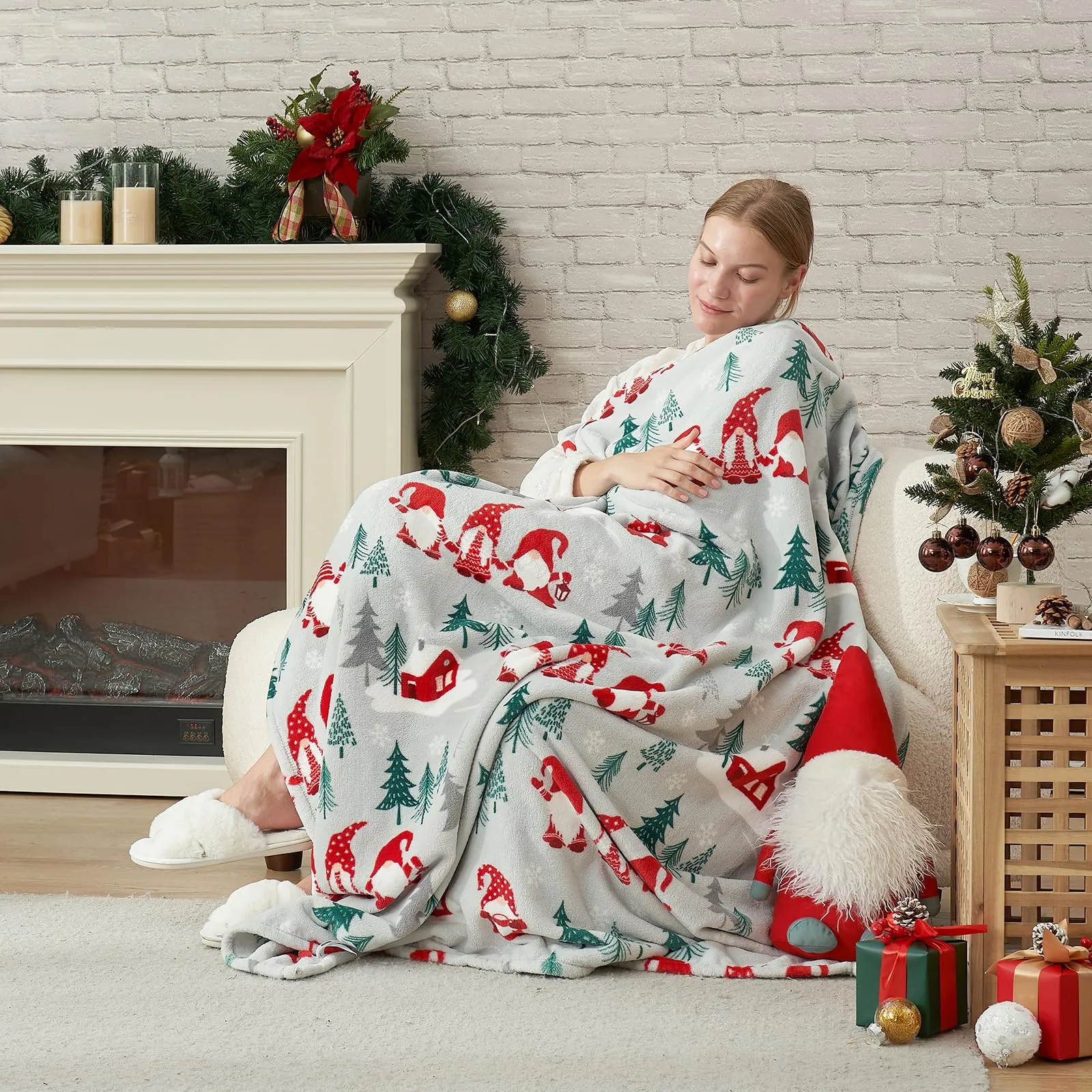 Cozy Bliss Gnome Christmas Throw Blanket, (Xmas Gnome, 50"x60")