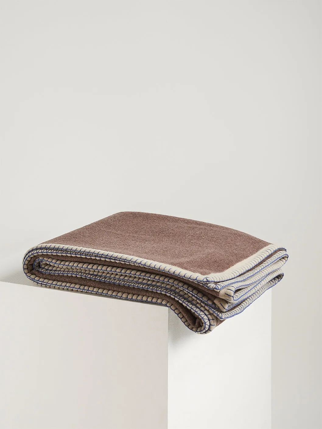 Doppio Double Sided Throw - Moro Brown/Almond