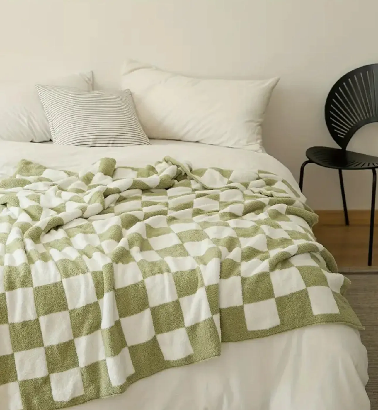 Green and White Checkered Comfort blanket, 50 x 60 suitable for sofa, light, soft, plush, fluffy, warm, suitable for bed, sofa