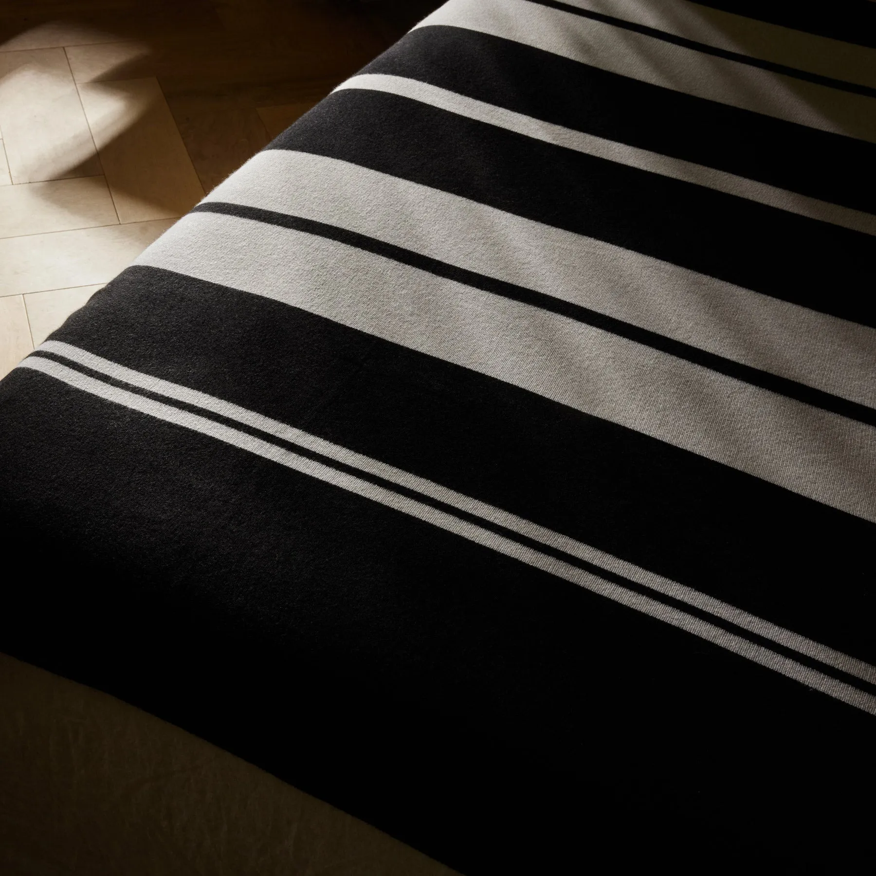 Stripe Cashmere Blanket Gift Box - Black/White